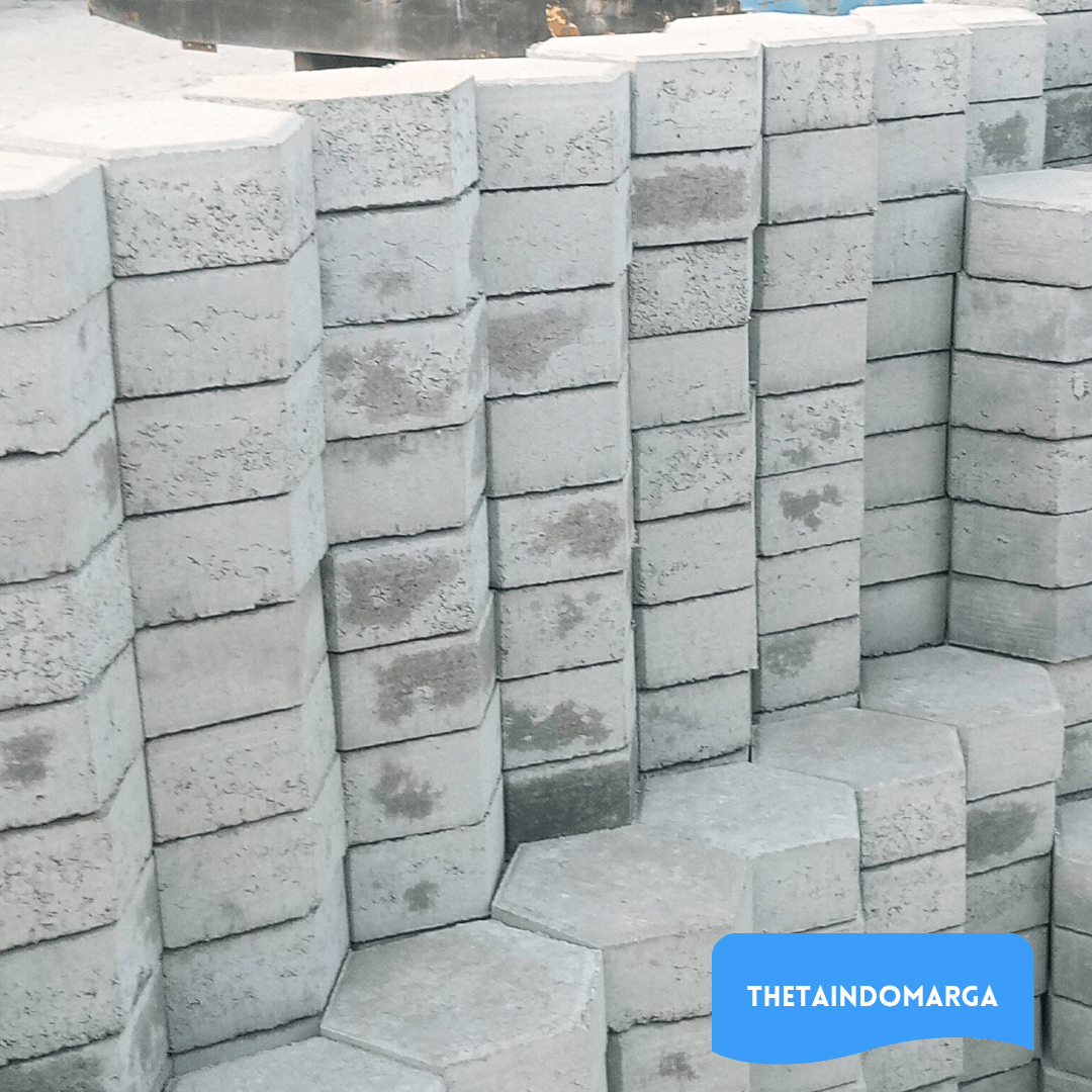 renovasi paving block depan gedung perkantoran